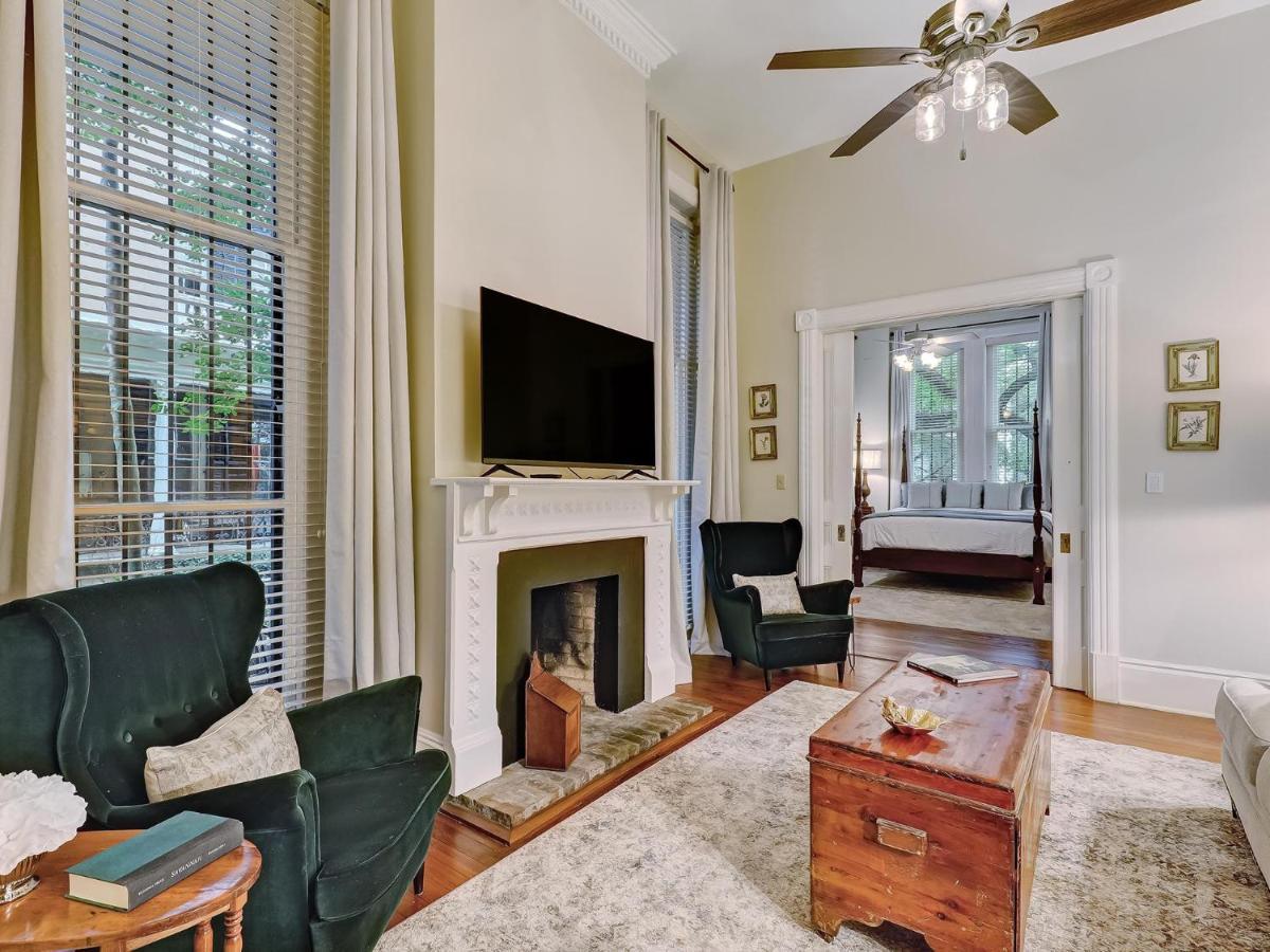 Parlor On Lafayette Villa Savannah Exterior photo